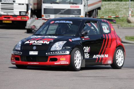 Klasse 3 vinderne: Martin Johansen og Finn Thomsen i deres Suzuki Swift Super 1600.